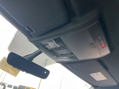 Used 2023 Volkswagen Atlas Cross Sport SE image 22