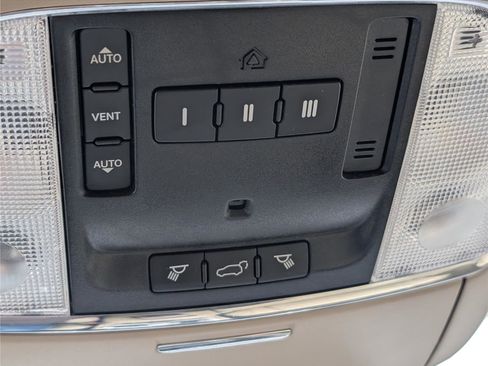 Used 2018 Jeep Grand Cherokee Limited AWD/4WD image 32
