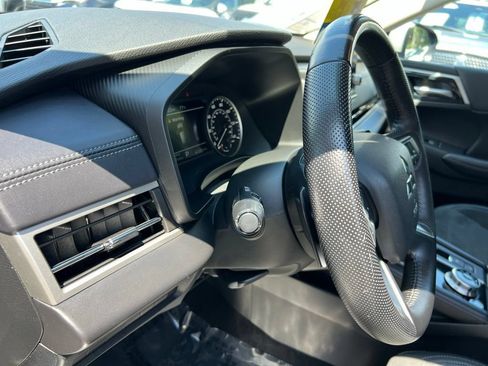 Used 2023 Mitsubishi Outlander SE AWD/4WD image 24