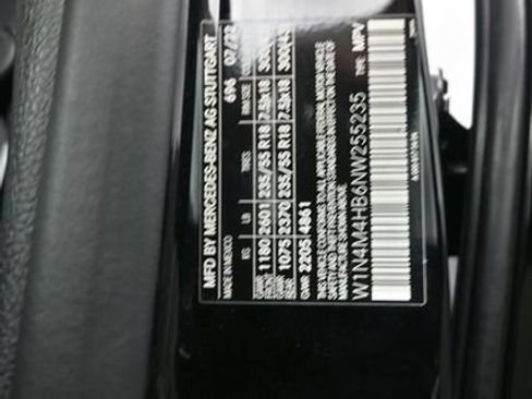 Used 2022 Mercedes-Benz GLB 250 4MATIC image 34