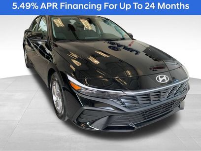 New 2025 Hyundai Elantra SE