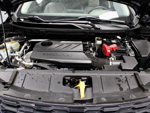 Certified 2023 Nissan Rogue SV FWD image 16