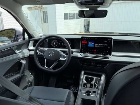 New 2026 Volkswagen Tiguan SE AWD/4WD image 9