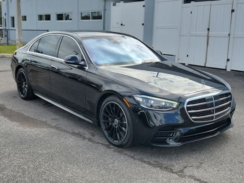 Used 2022 Mercedes-Benz S 500 4MATIC image 2