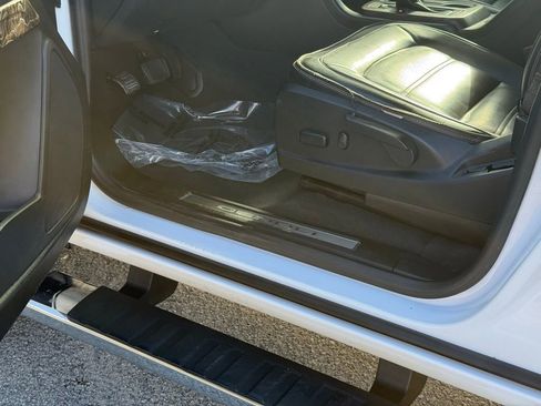 Used 2022 GMC Canyon Denali image 26