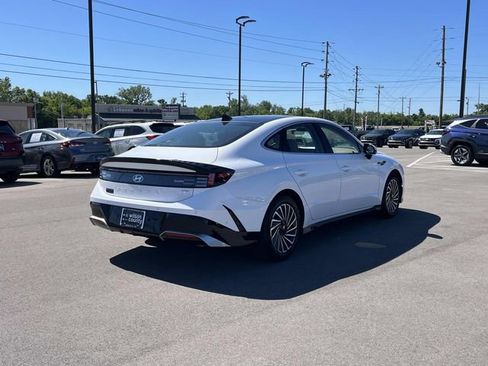 Certified 2025 Hyundai Sonata Limited FWD image 5