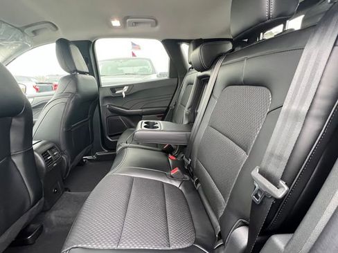 New 2026 Ford Escape SE image 15