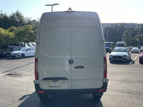 New 2025 Mercedes-Benz Sprinter 2500 image 10