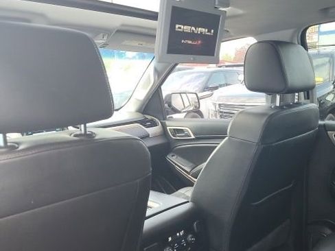 Used 2018 GMC Yukon XL Denali w/ Denali Ultimate Package AWD/4WD image 9