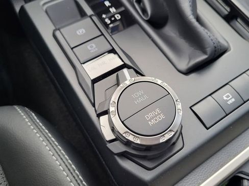 Used 2025 Toyota 4Runner Limited image 24