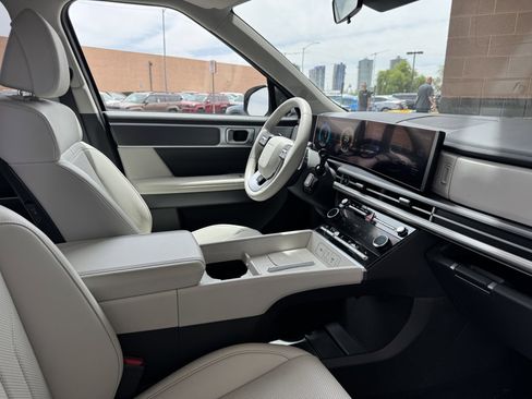 Used 2024 Hyundai Santa Fe SEL image 39