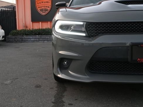 Used 2019 Dodge Charger R/T w/ Blacktop Package image 3