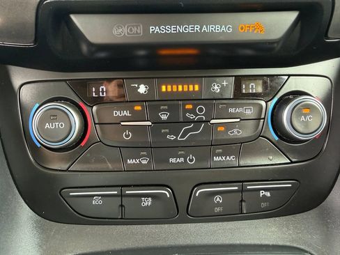 Used 2022 Ford Transit Connect XLT FWD image 34
