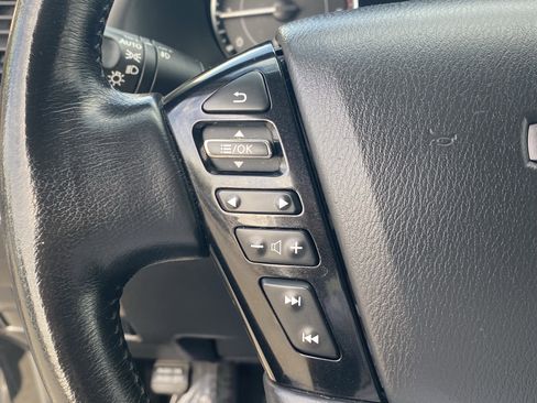 Used 2023 Nissan Armada SL image 27