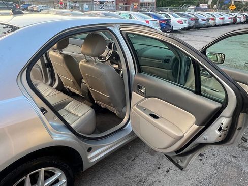 Used 2011 Ford Fusion SEL FWD image 15