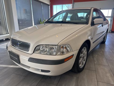 Used 2001 Volvo S40 FWD image 1