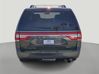 Used 2015 Lincoln Navigator 4WD video 3
