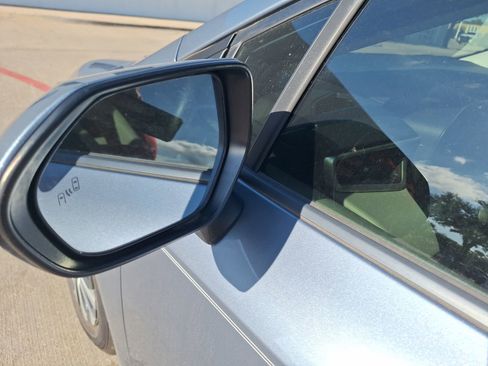 Used 2021 Toyota Corolla LE image 14