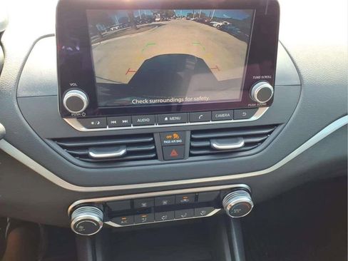 Used 2025 Nissan Altima 2.5 S image 14