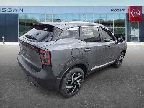 New 2026 Nissan Kicks SV image 5