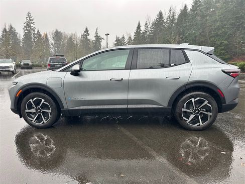 New 2026 Chevrolet Equinox EV LT image 2