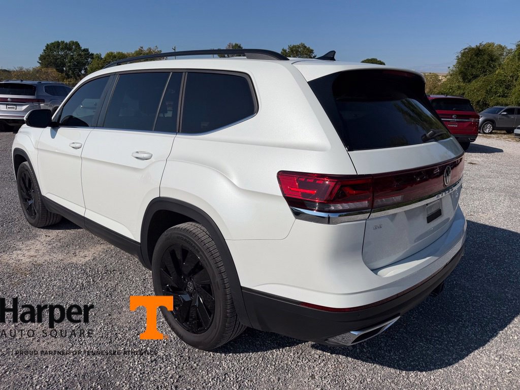 New 2026 Volkswagen Atlas SE w/ Panoramic Sunroof Package AWD/4WD image 3