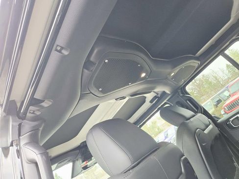 New 2026 Jeep Wrangler Unlimited Rubicon image 13