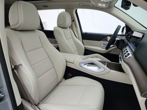 New 2026 Mercedes-Benz GLS 450 4MATIC image 14