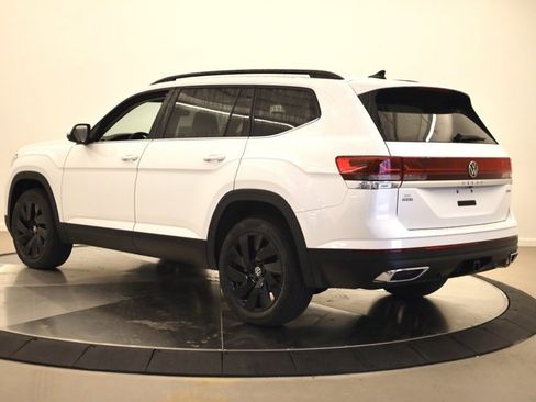 New 2026 Volkswagen Atlas SE image 5