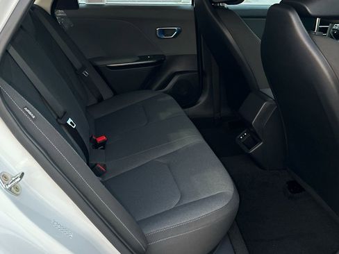 New 2025 Kia K4 LXS image 13