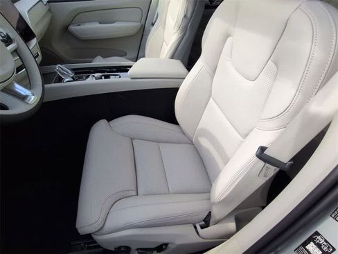 New 2026 Volvo XC60 B5 Ultra w/ Protection Package Premier image 16