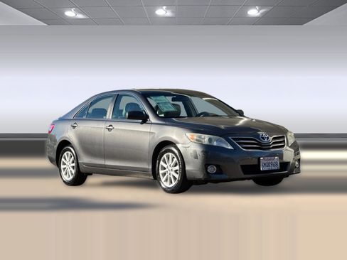 Used 2011 Toyota Camry XLE image 6