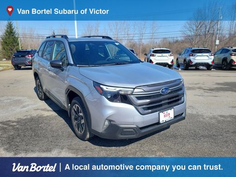 Used 2025 Subaru Forester Premium image 7