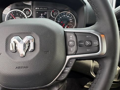 Used 2025 RAM 2500 Big Horn AWD/4WD image 18