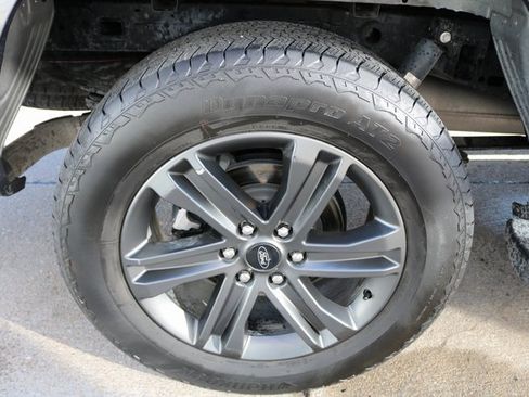 Used 2023 Ford F150 Lariat image 36