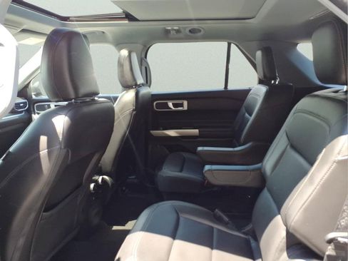 Used 2023 Ford Explorer XLT w/ Equipment Group 202A AWD/4WD image 14