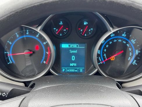 Used 2013 Chevrolet Cruze LS FWD image 9