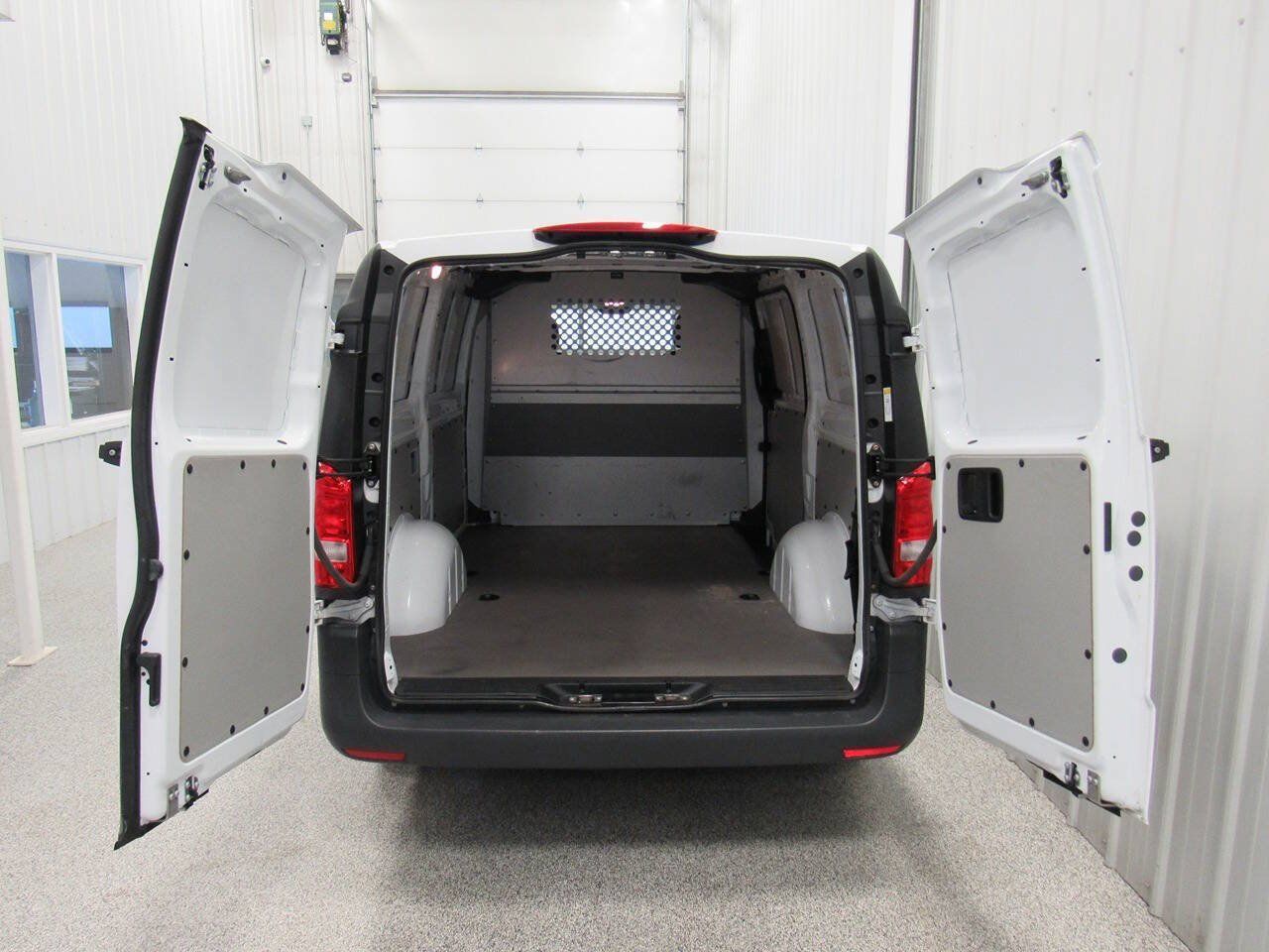 Used 2022 Mercedes-Benz Metris image 15