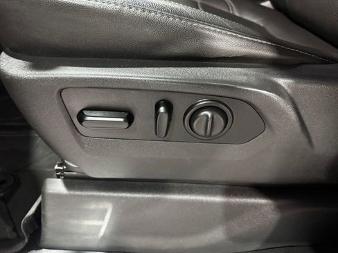Used 2019 Chevrolet Silverado 1500 LTZ w/ LTZ Plus Package AWD/4WD image 18