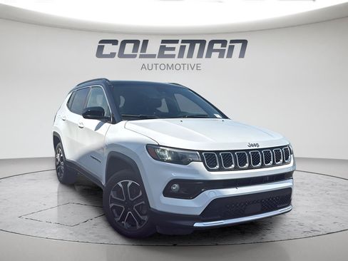 Used 2024 Jeep Compass Limited AWD/4WD image 3