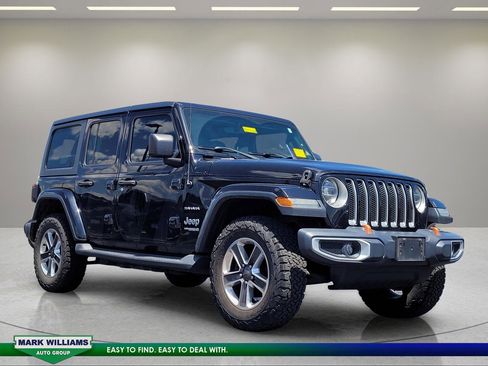 Used 2018 Jeep Wrangler Unlimited Sahara w/ Uconnect 4C Nav & Sound Group AWD/4WD image 1