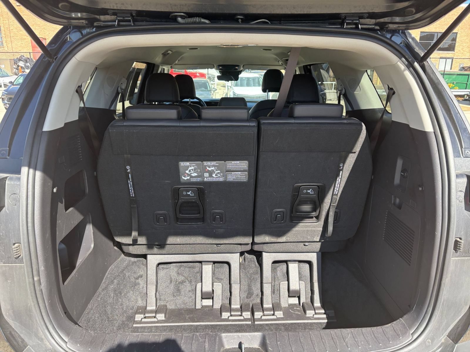 Used 2026 Kia Carnival FWD image 33