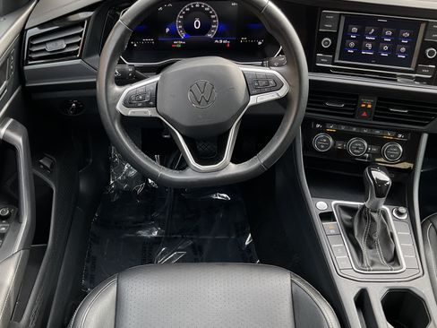 Used 2024 Volkswagen Jetta SE FWD image 20