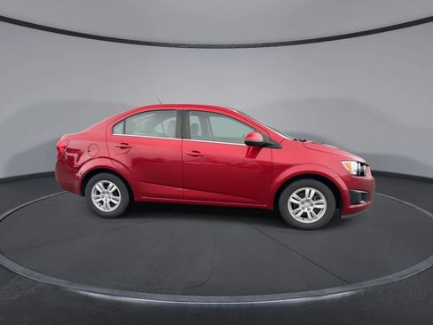 Used 2013 Chevrolet Sonic LT image 9