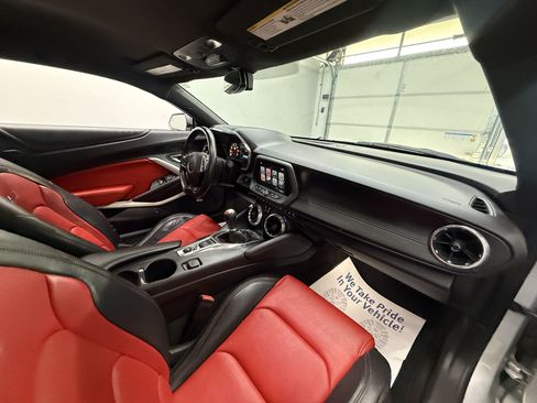 Used 2016 Chevrolet Camaro SS RWD image 21