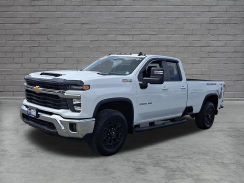 Used 2024 Chevrolet Silverado 2500 LT w/ All Star Edition AWD/4WD image 6