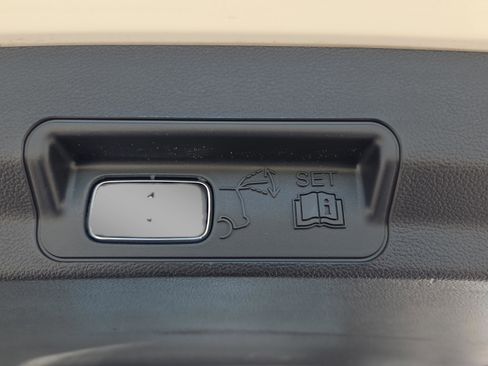 Used 2021 Ford Explorer XLT w/ Class III Trailer Tow Package image 10