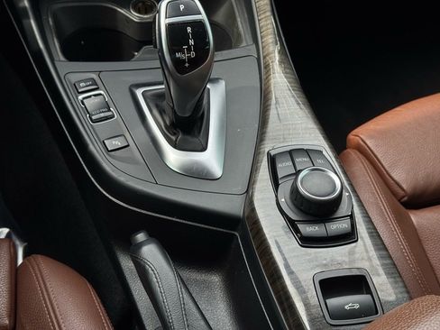 Used 2017 BMW 230i Convertible image 17