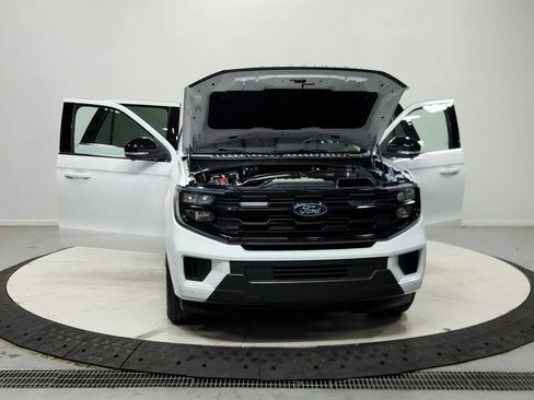 Used 2025 Ford Expedition Active AWD/4WD image 11