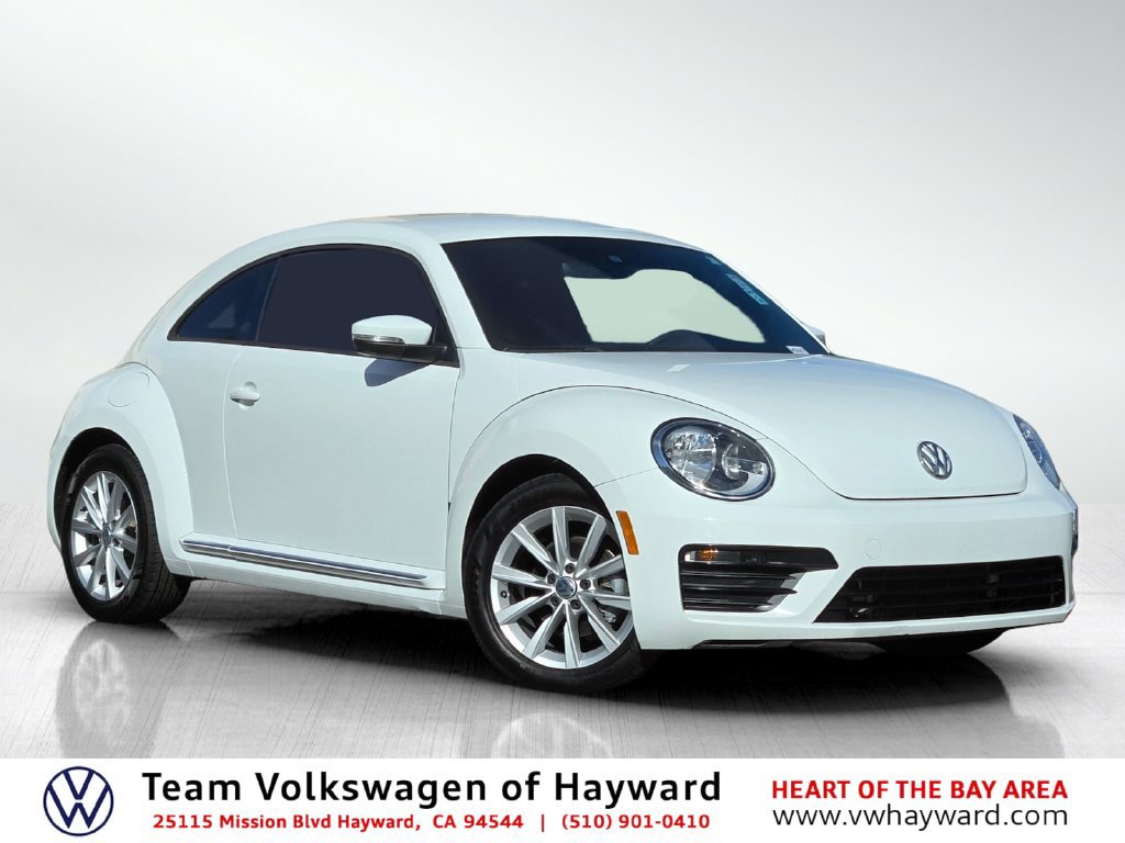 Used 2018 Volkswagen Beetle 2.0T S FWD image 1